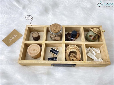 Khay gỗ chữ nhật chia 8 ngăn tag gỗ đen viết phấn [2 màu] KT 33x17x4cm KHAY-GO-04